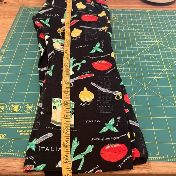 Kids chef outfit. Jacket, pants and hat to match. Kids x-small - Picture 8 of 8